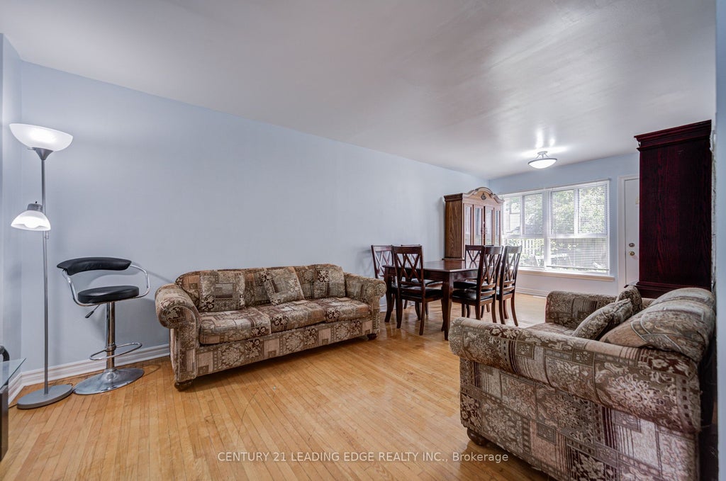 Photo of 268 Fleetwood Crescent #285, Brampton, ON L6T 2E7 (MLS # W13741252)