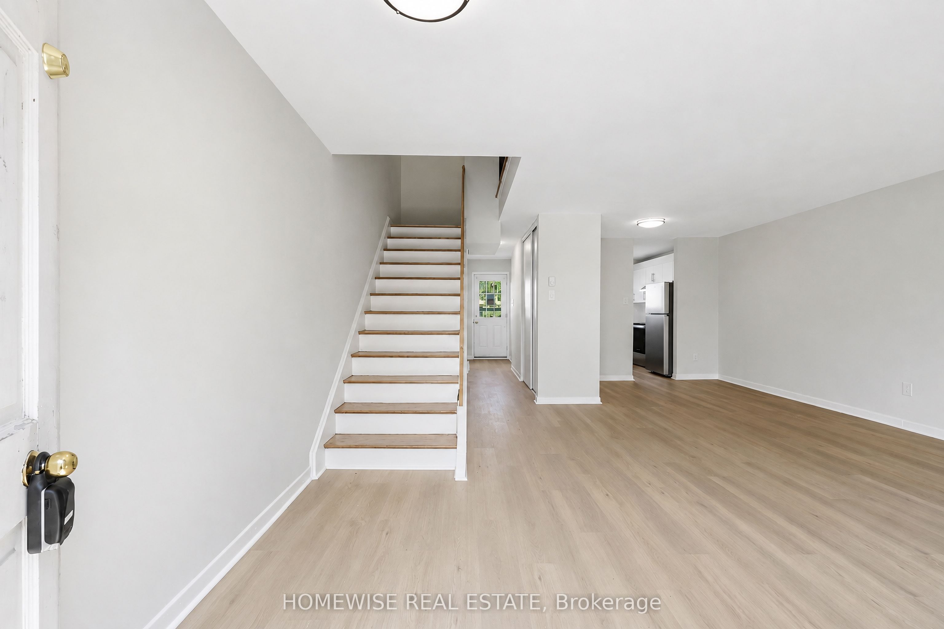 1400 Winding Trail 24