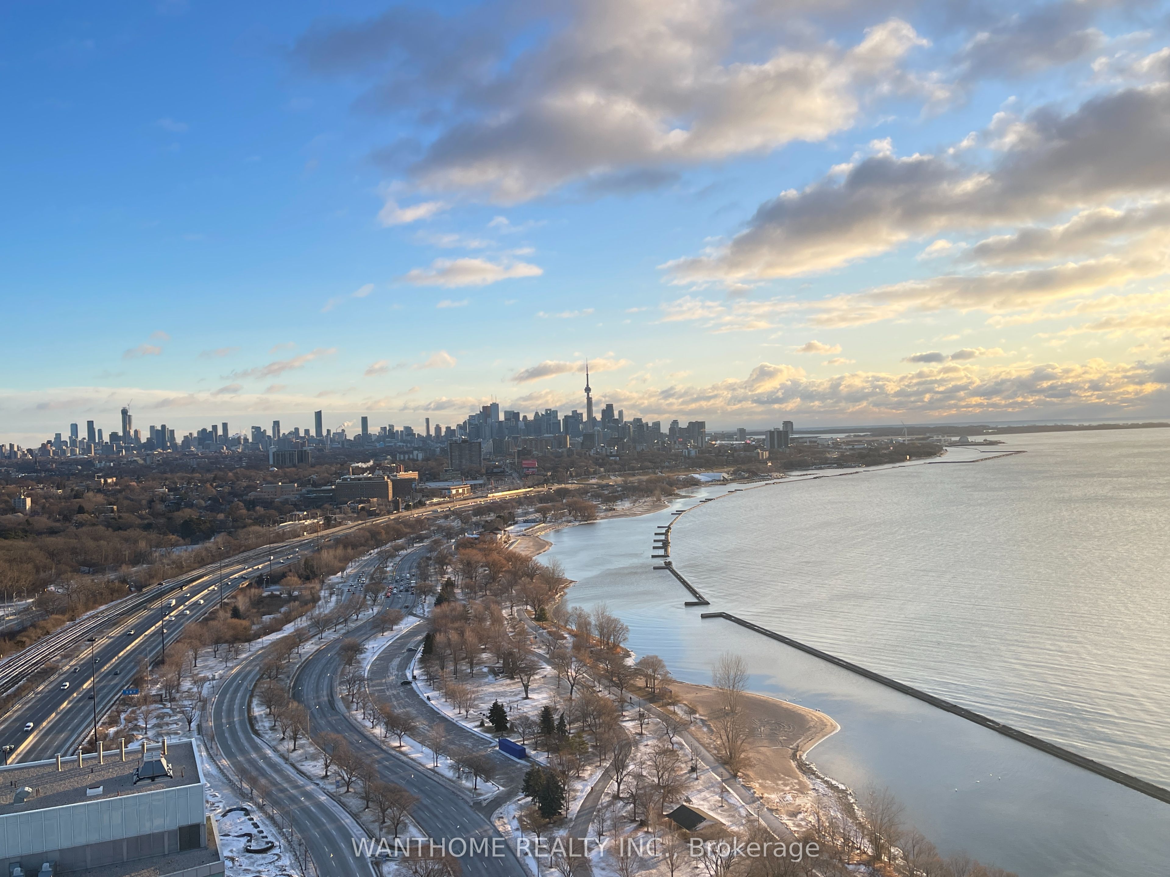 1926 Lake Shore Boulevard W 3706