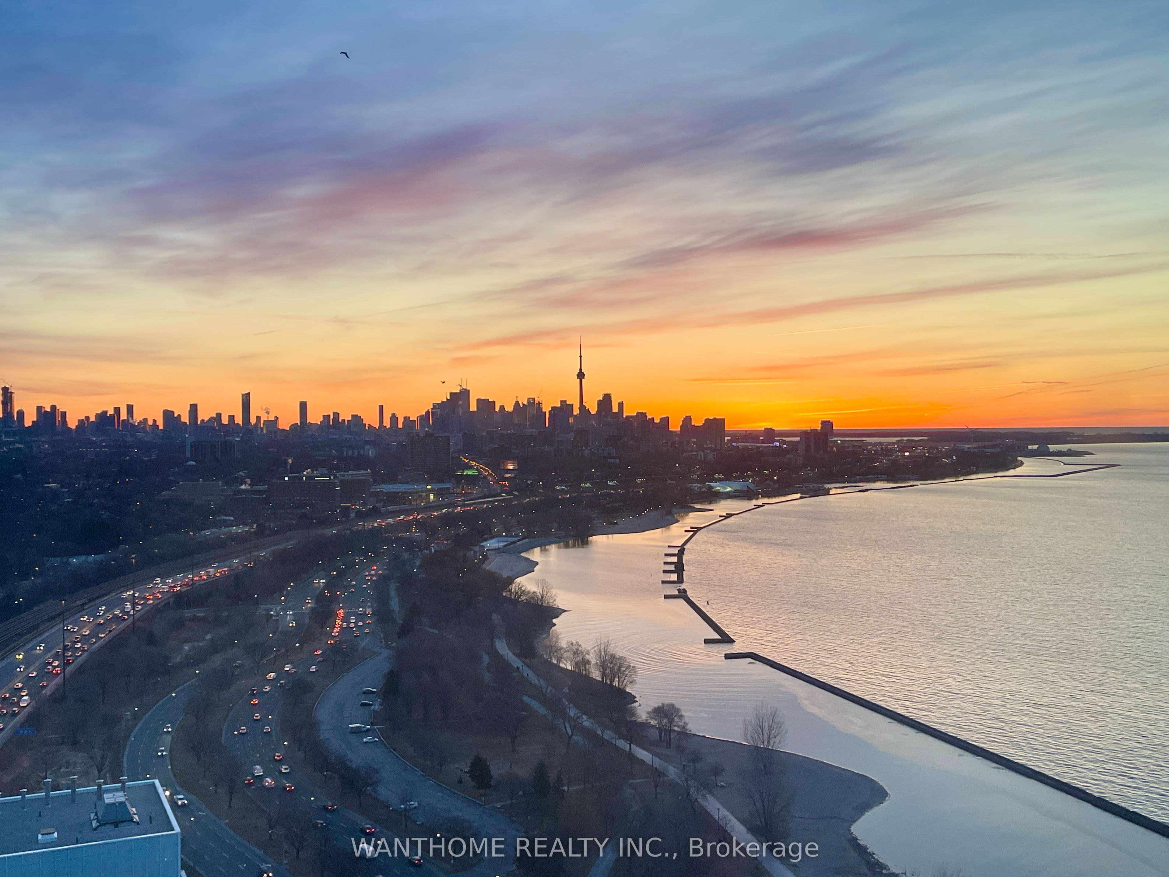 1926 Lake Shore Boulevard W 3706