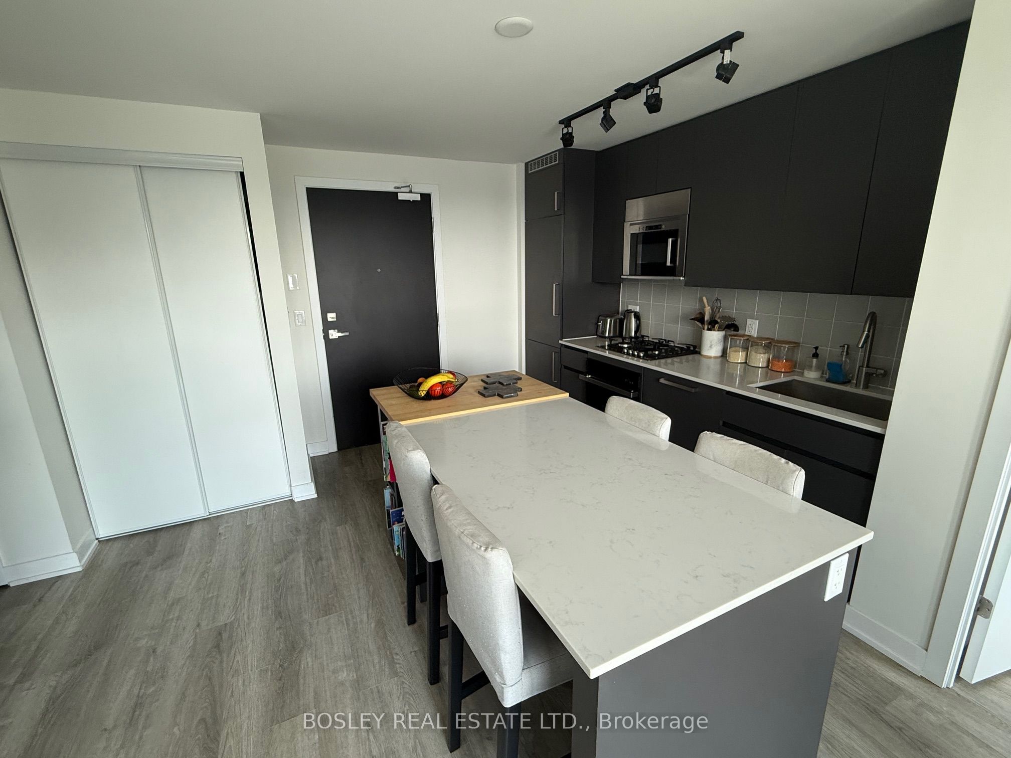 430 Roncesvalles Avenue 608
