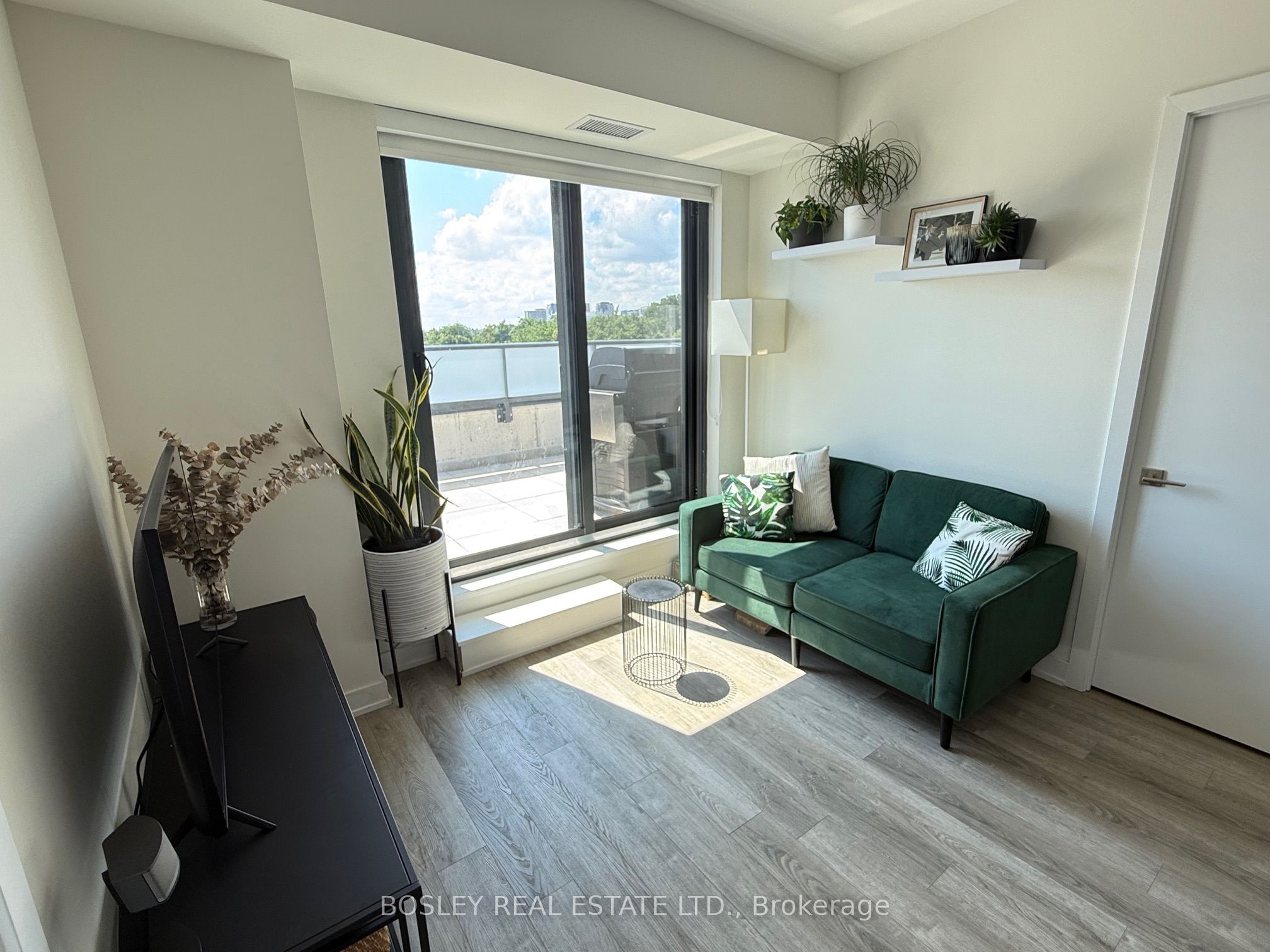 430 Roncesvalles Avenue 608