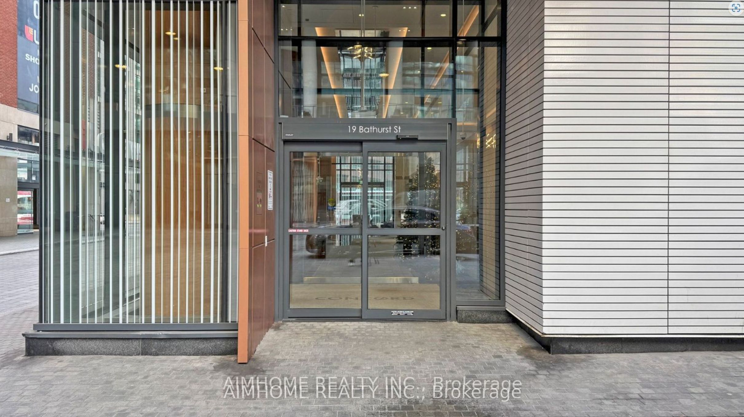 19 Bathurst Street 1102