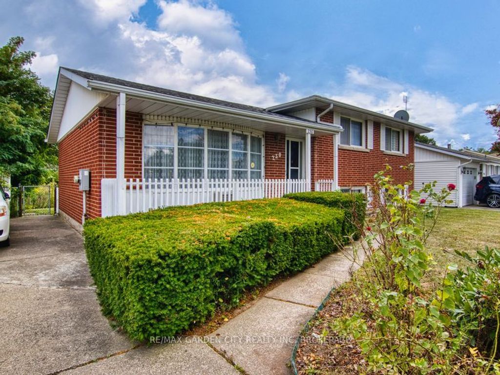 Photo of 230 Lakeshore Road, St. Catharines, ON L2M 1R5 (MLS # X12589060)