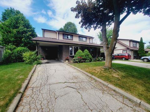 Photo of 61 Applegate Crescent, Toronto, ON M2H 2R5 (MLS # C12264539)