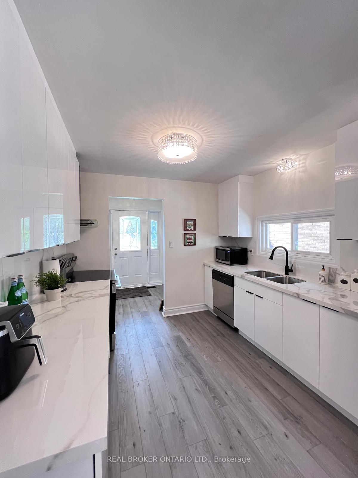105 Fred Varley Drive
