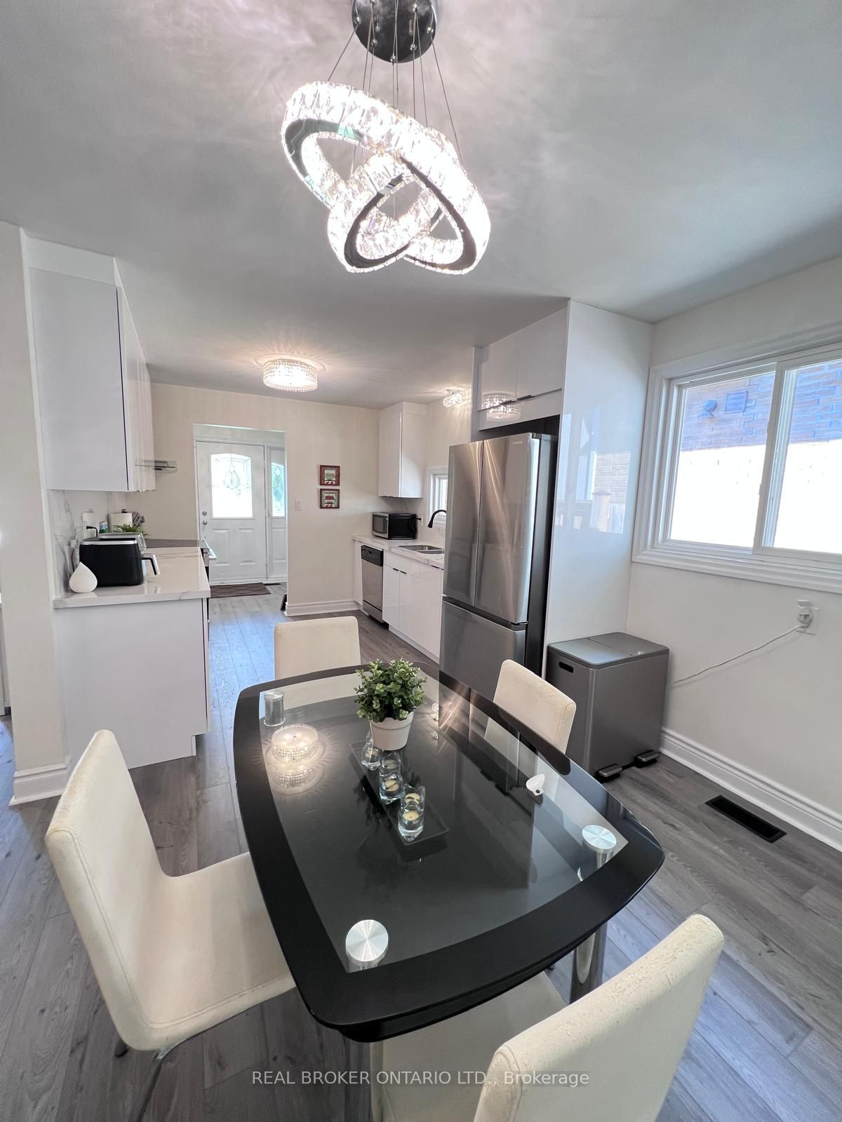 105 Fred Varley Drive