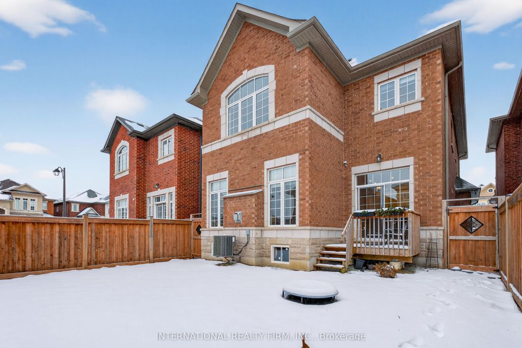 Photo of 254 Niagara Trail, Halton Hills, ON L7G 0M4 (MLS # W12613838)