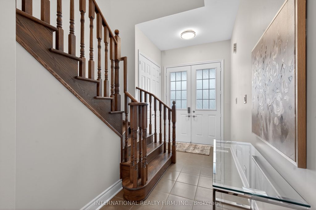 Photo of 254 Niagara Trail, Halton Hills, ON L7G 0M4 (MLS # W12613838)