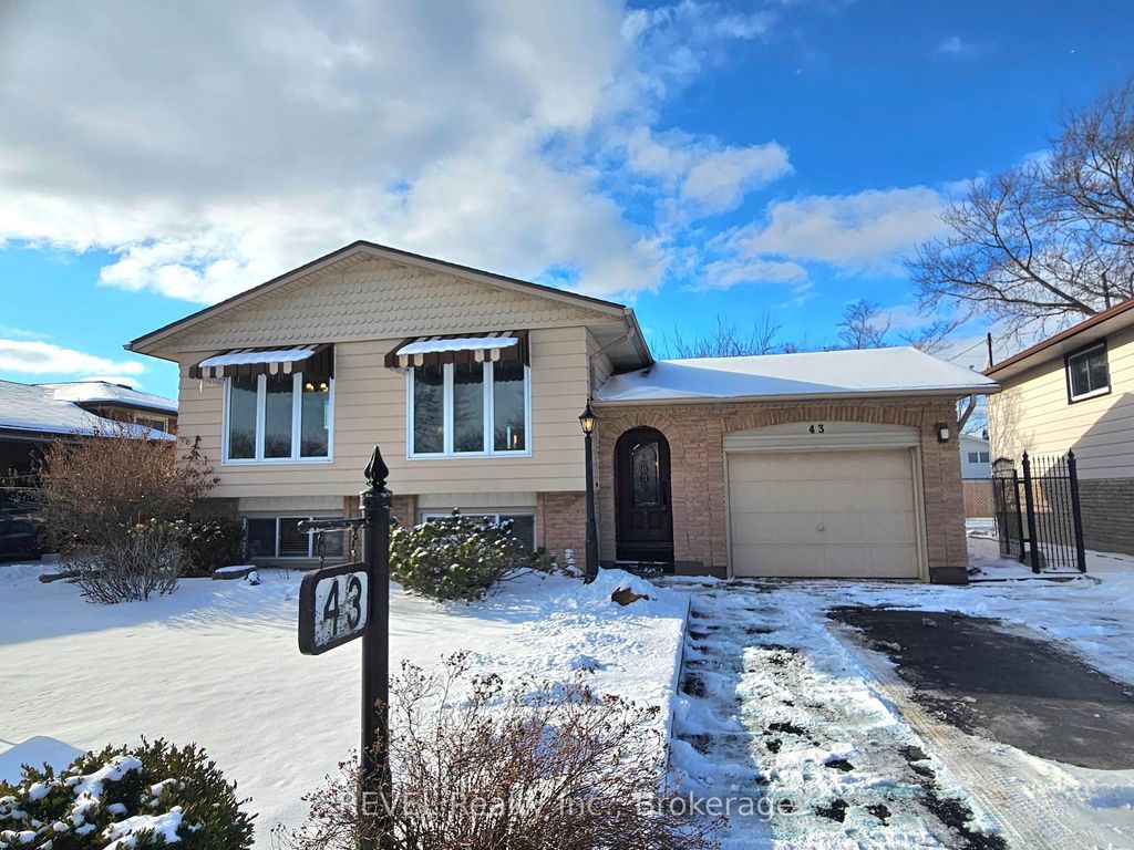 Photo of 43 Trelawn Parkway, Welland, ON L3C 1W4 (MLS # X12657834)