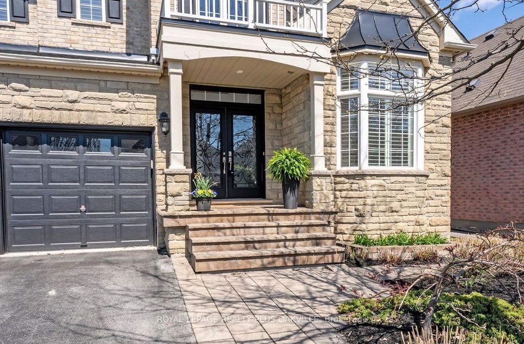 Photo of 3339 Skipton Lane, Oakville, ON L6M 0K3 (MLS # W13111170)