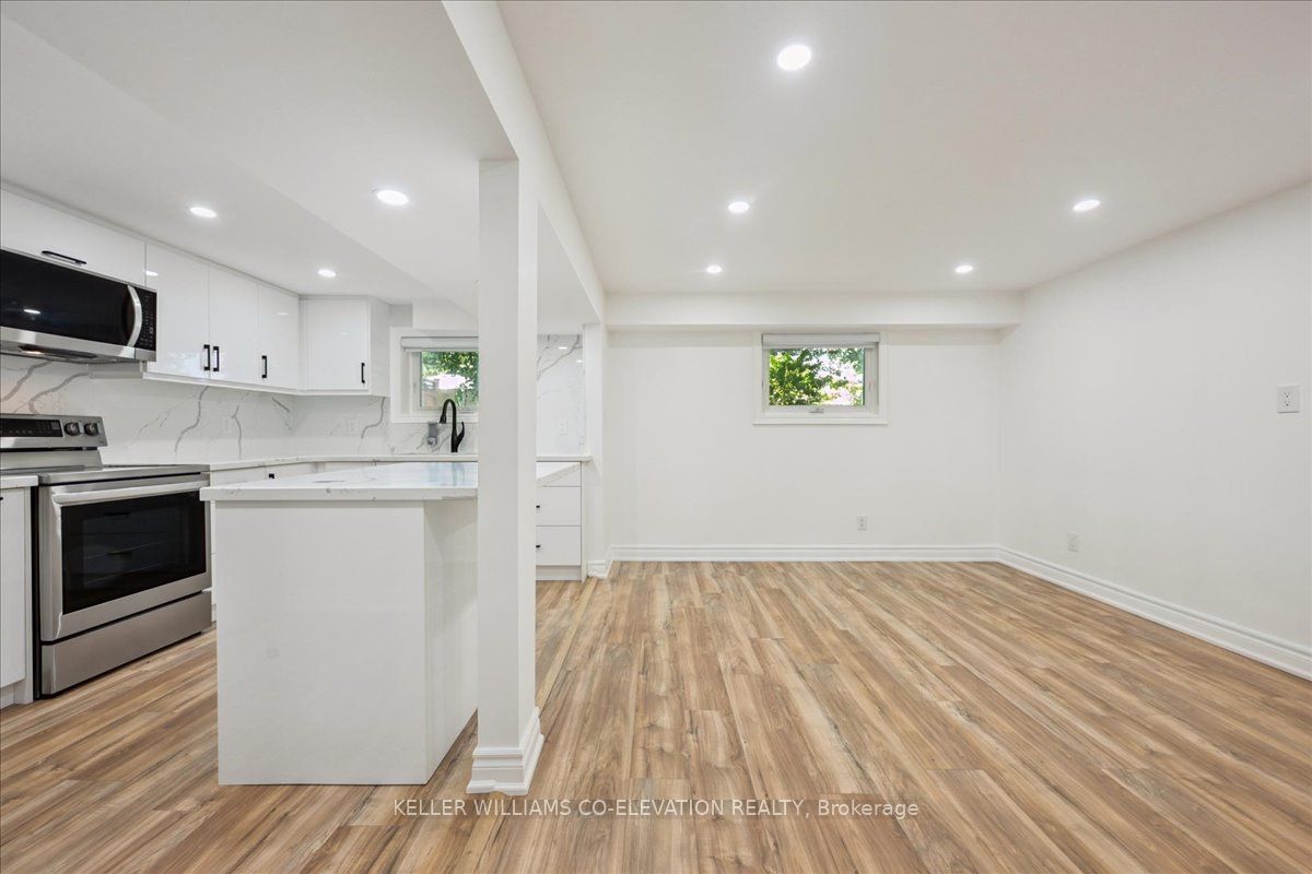 379 Bryant Crescent S
