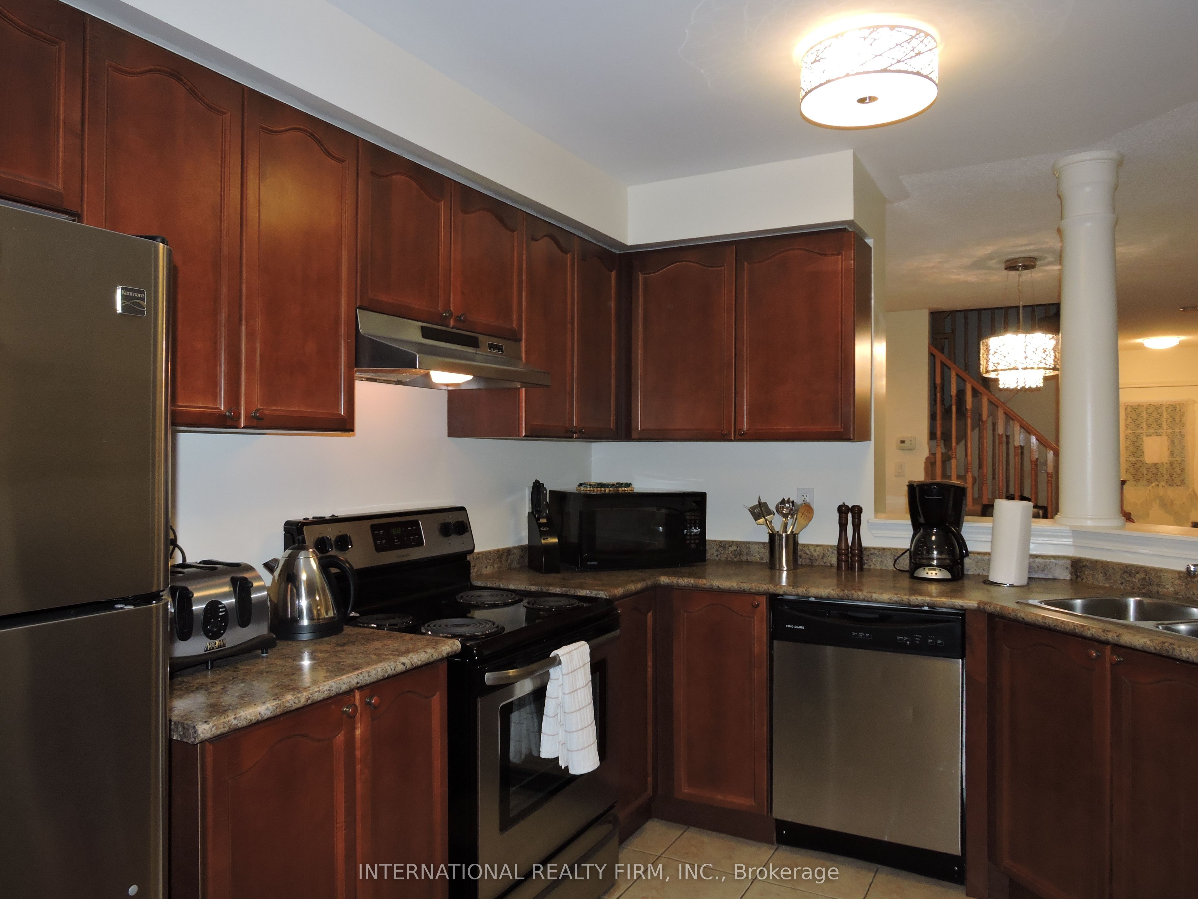 2453 Baintree Crescent