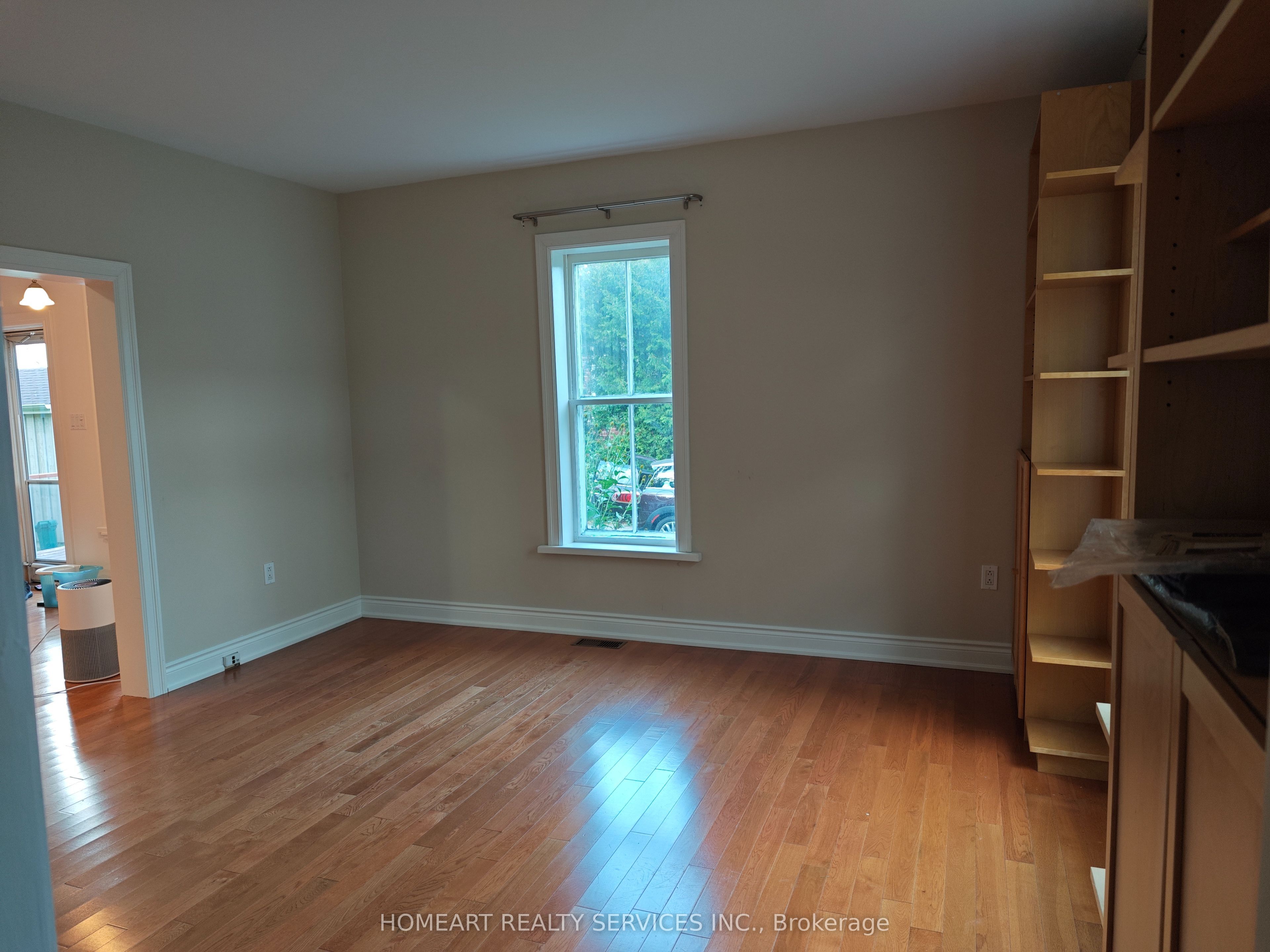 6 Rouge Street