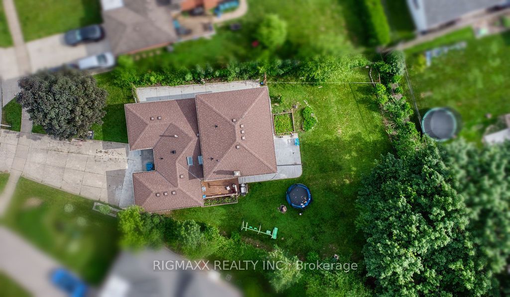 Photo of 280 Regal Drive, London East, ON N5Y 4Z9 (MLS # X12697942)