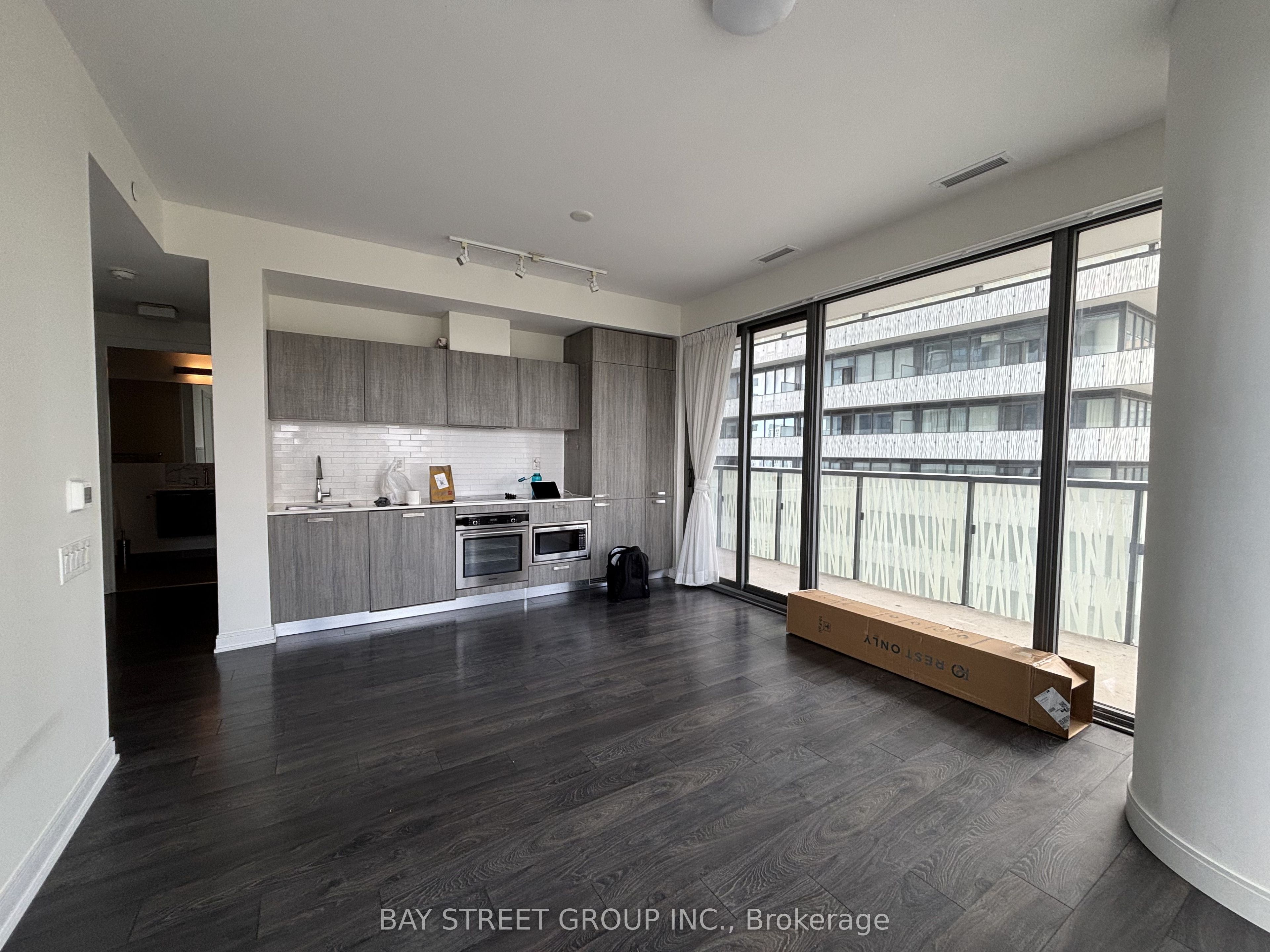 50 Charles Street E 2710