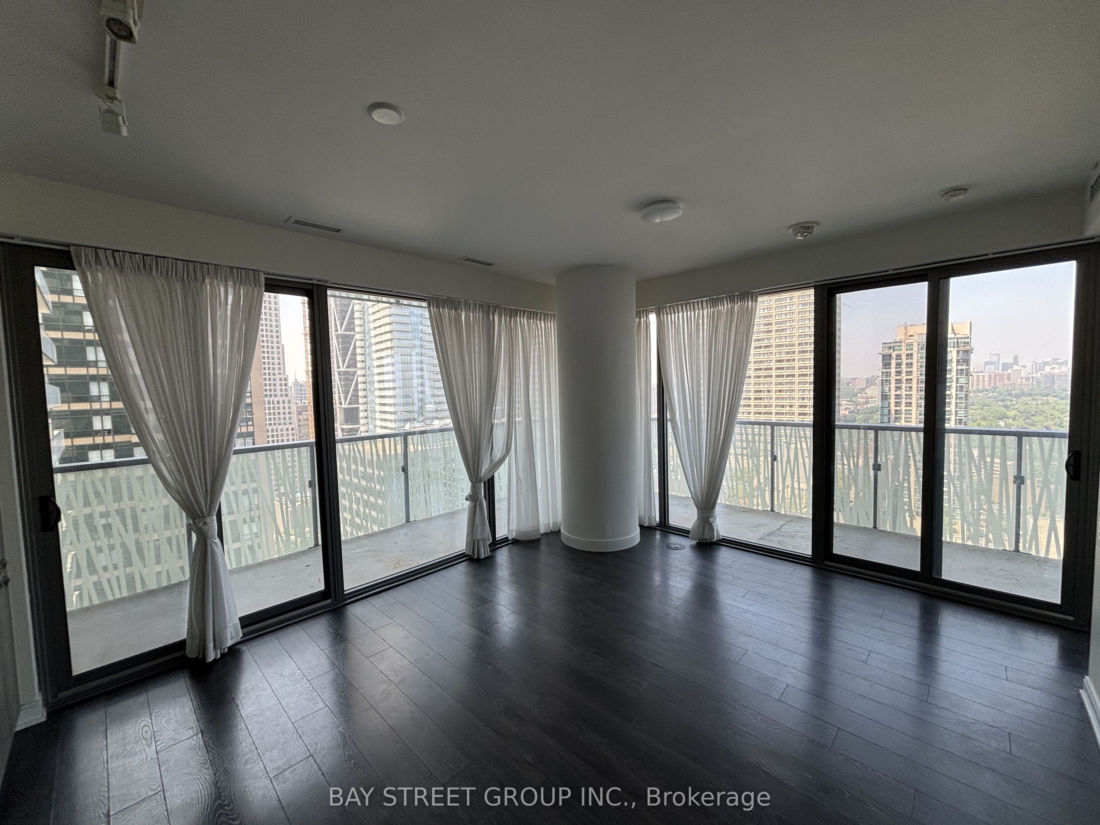 50 Charles Street E 2710