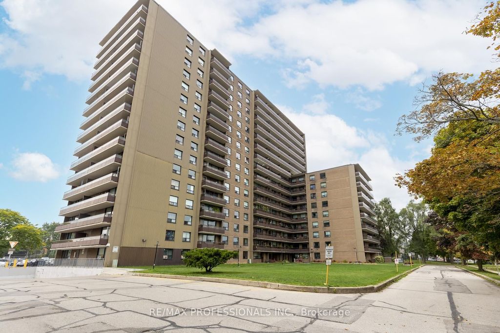 Photo of 180 Markham Road #1704, Toronto, ON M1M 2Z9 (MLS # E12429360)