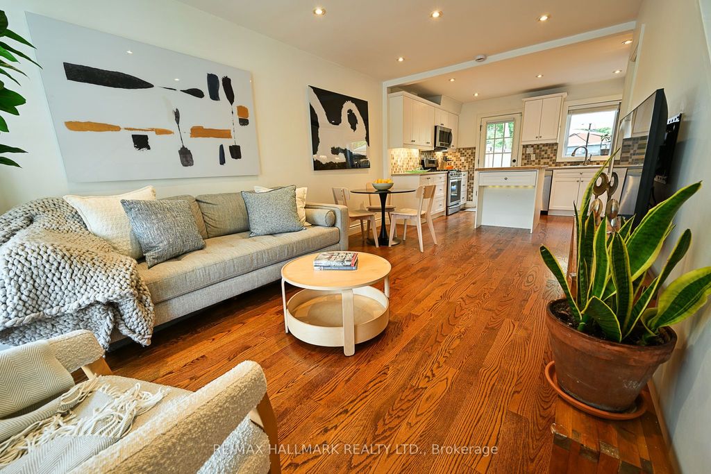 Photo of 3318 Bathurst Street, Toronto, ON M6A 2B6 (MLS # C12425038)