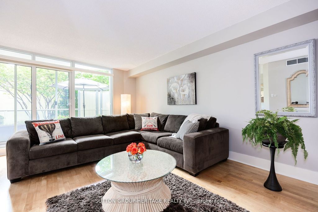 Photo of 550 Queens Quay W #126, Toronto, ON M5V 3M8 (MLS # C12487187)
