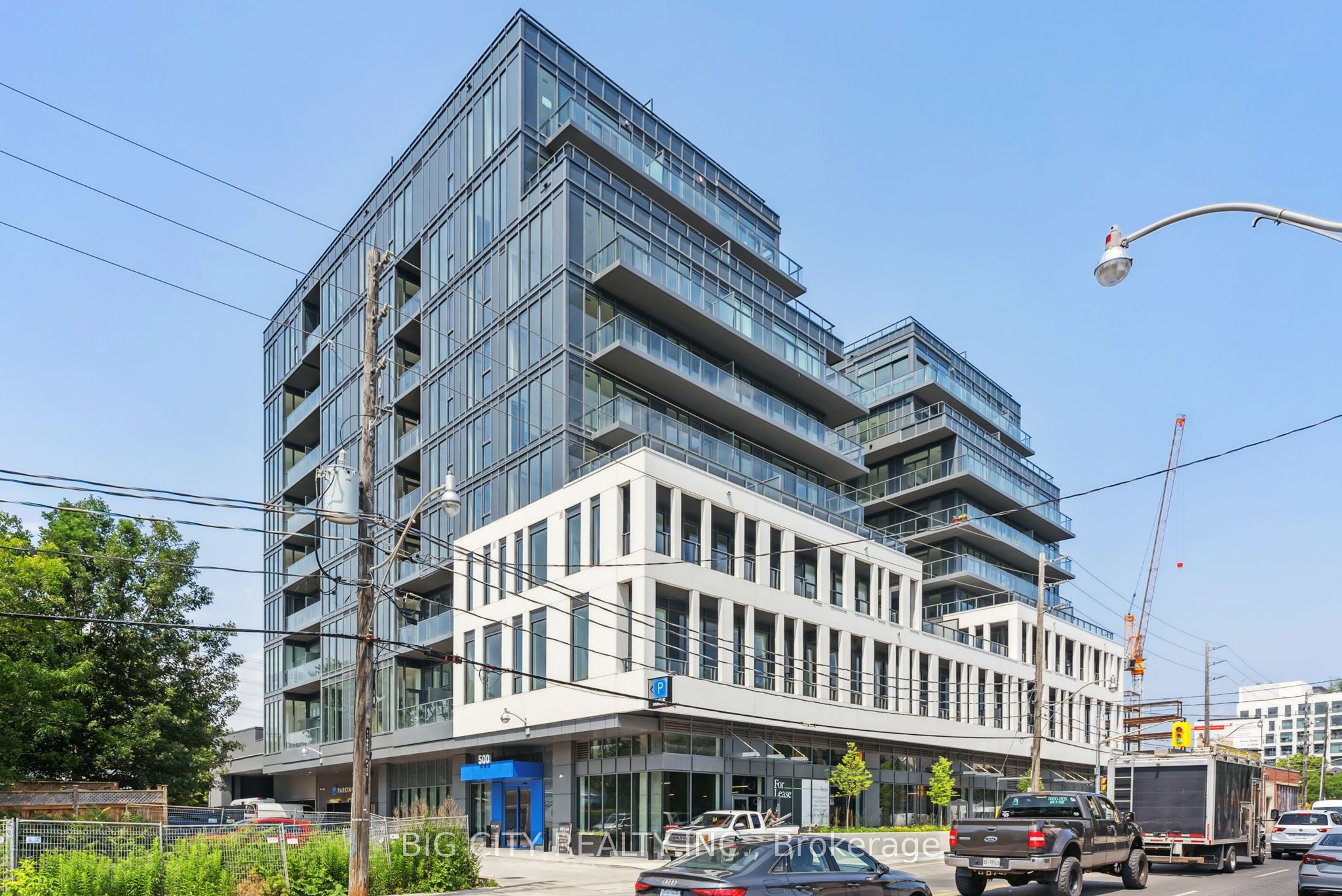 500 Dupont Street 813