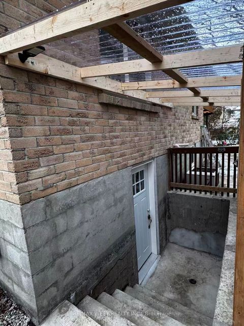 16 Milne Lane Markham ON L3P 1C7