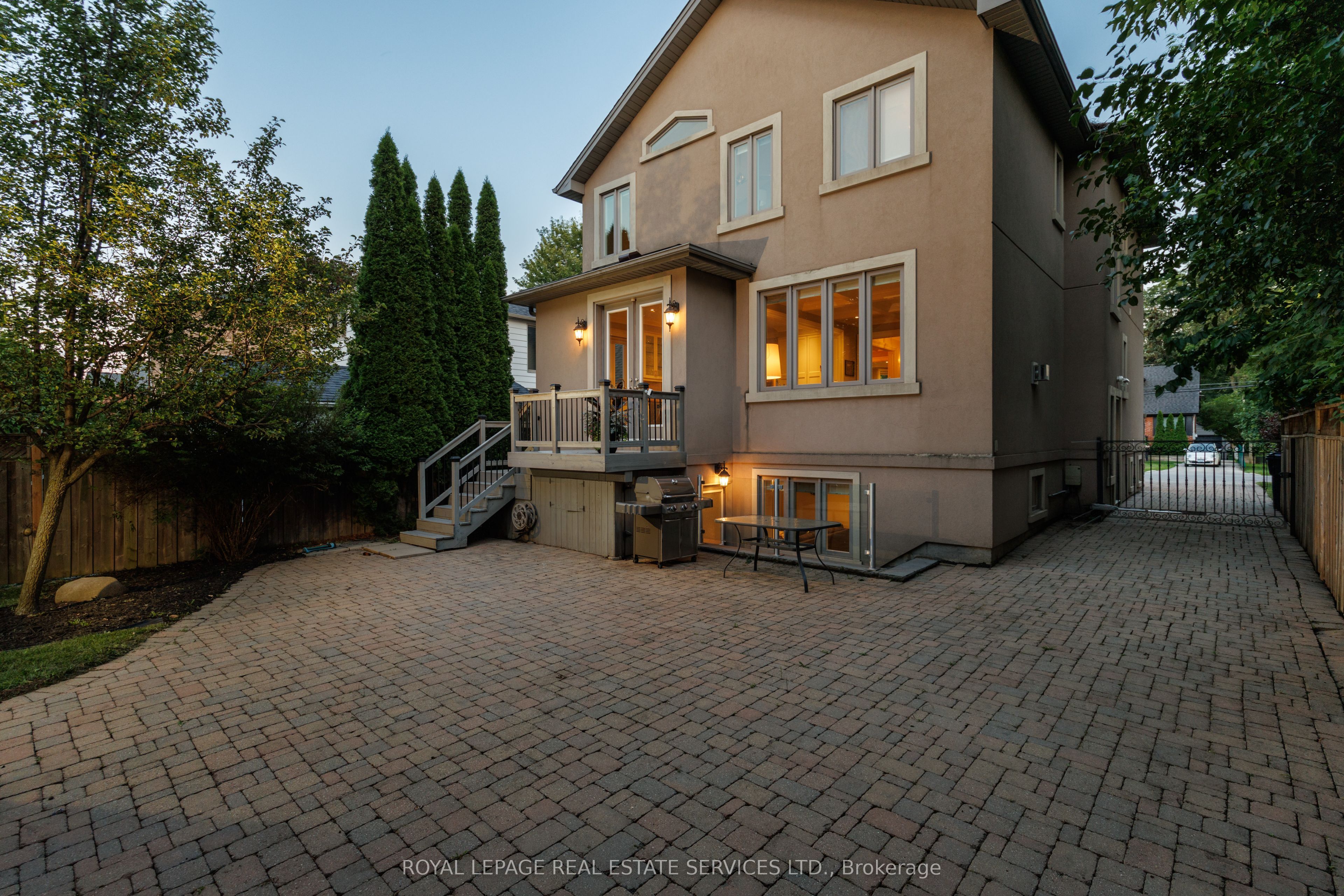 4 Springbrook Gardens