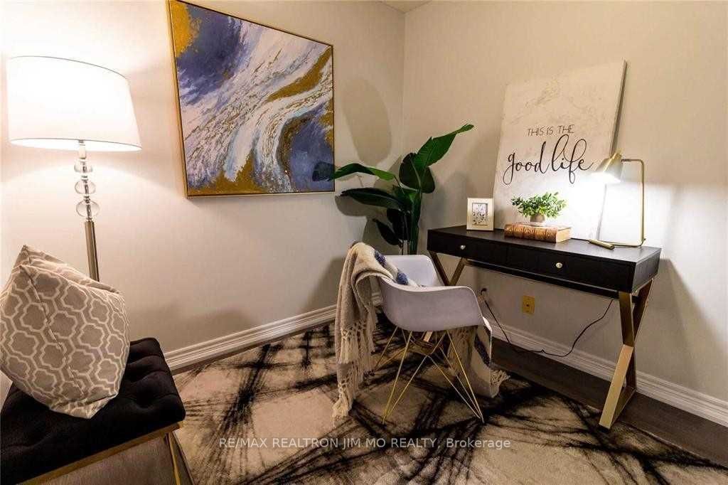 33 Cox Boulevard 1221