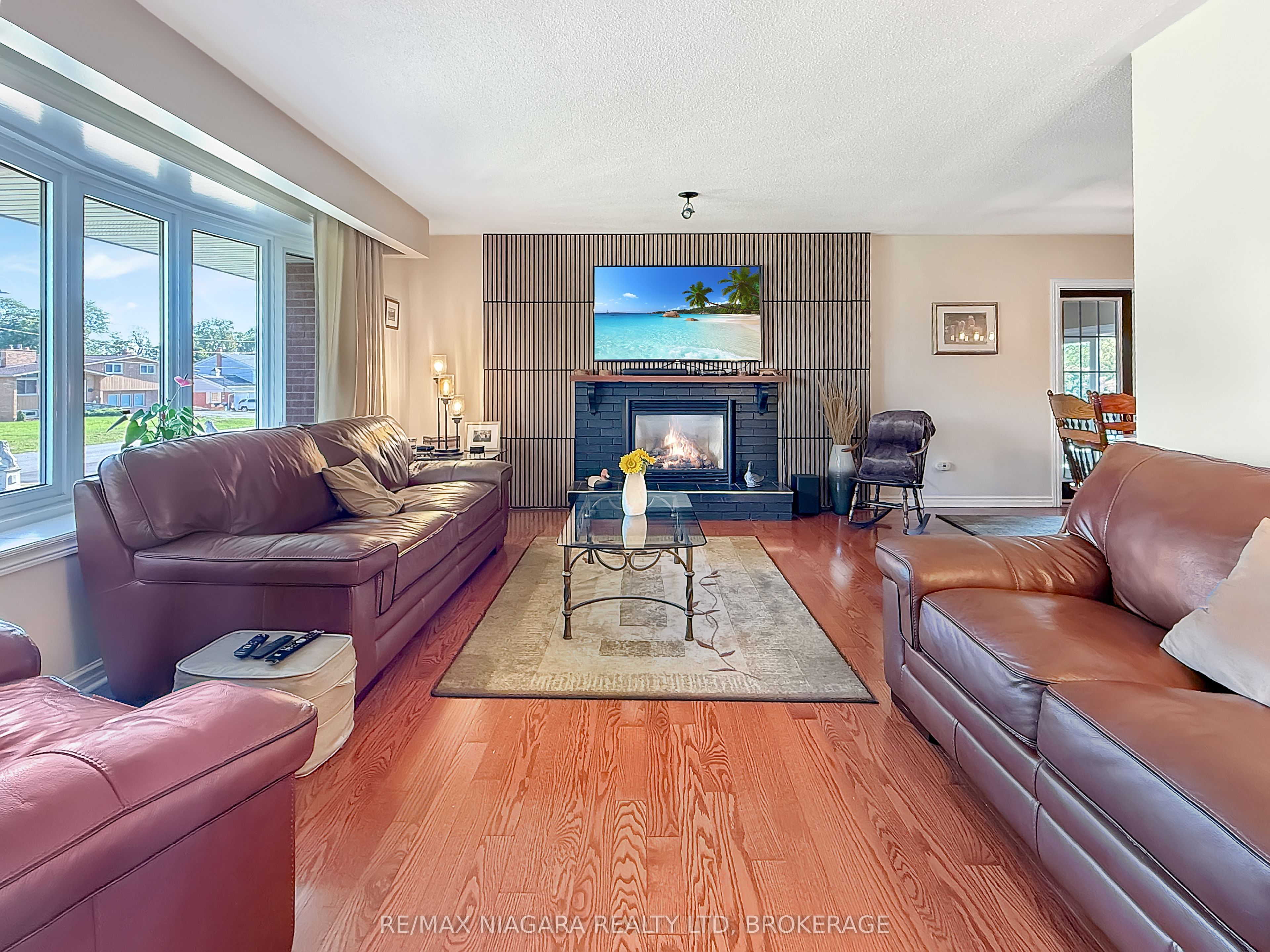 27 Lindbergh Drive