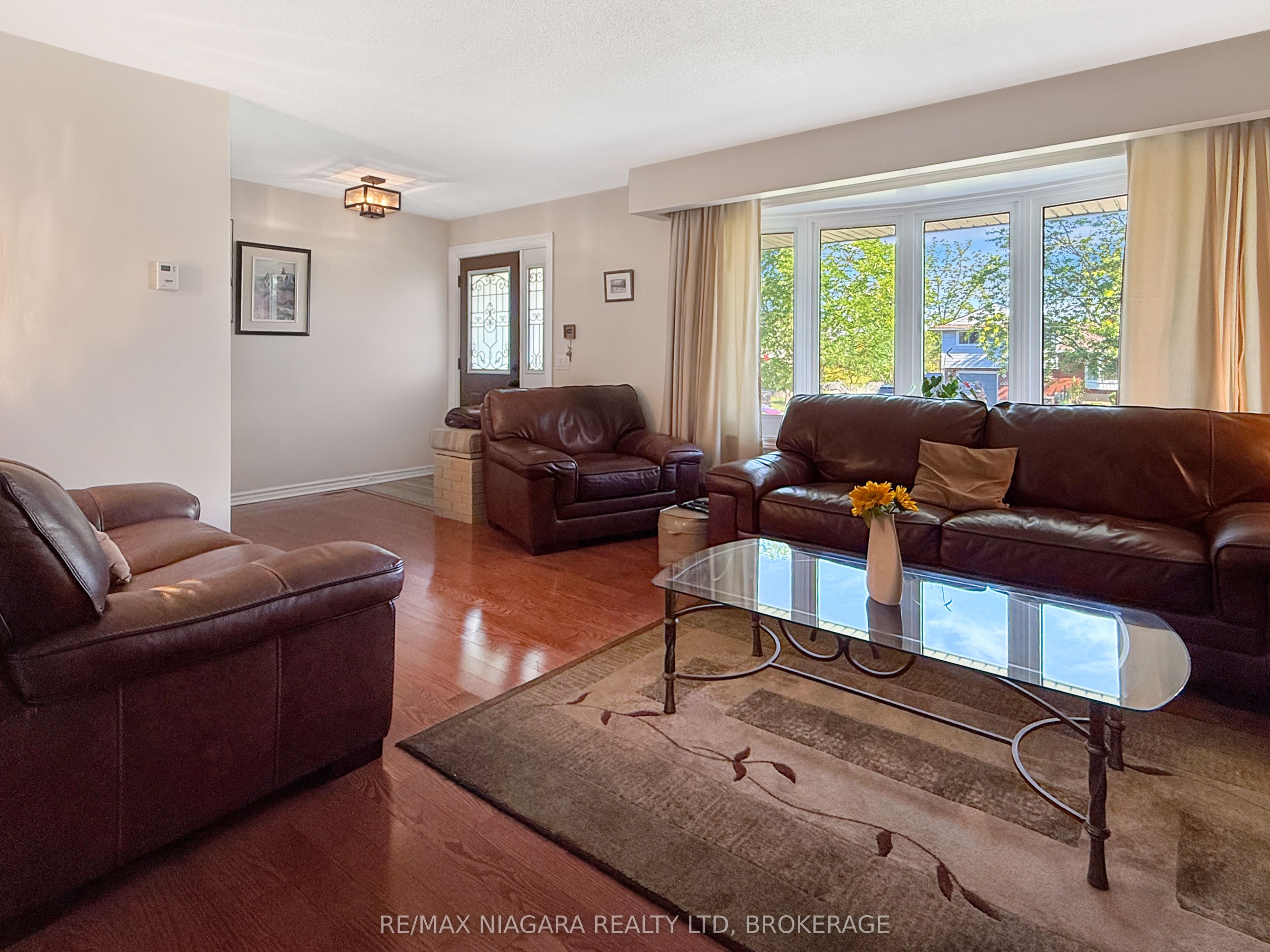 27 Lindbergh Drive