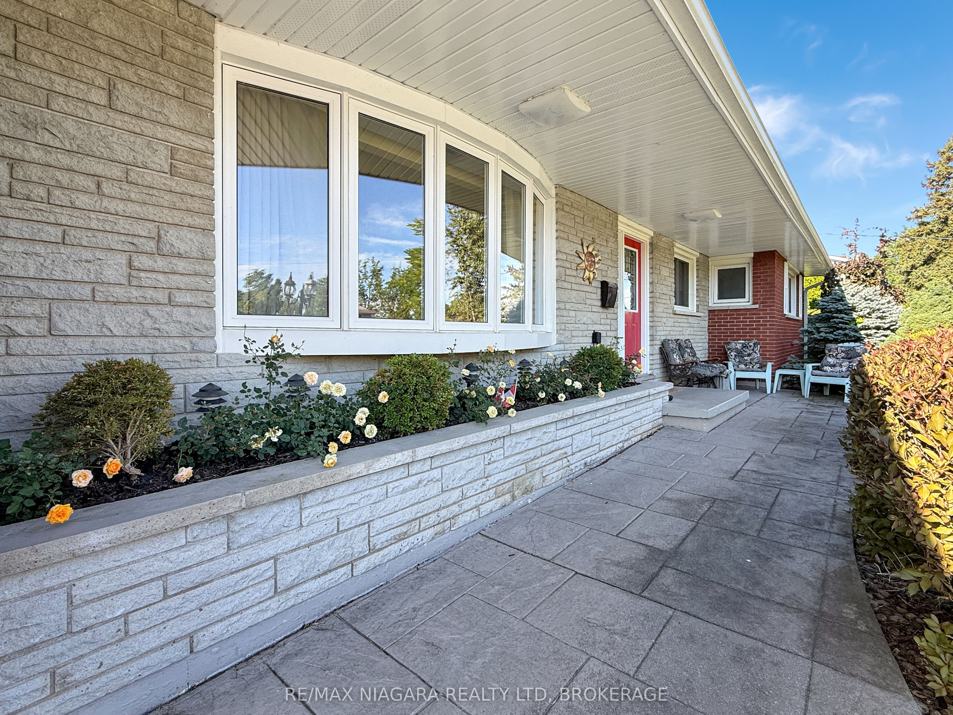 27 Lindbergh Drive
