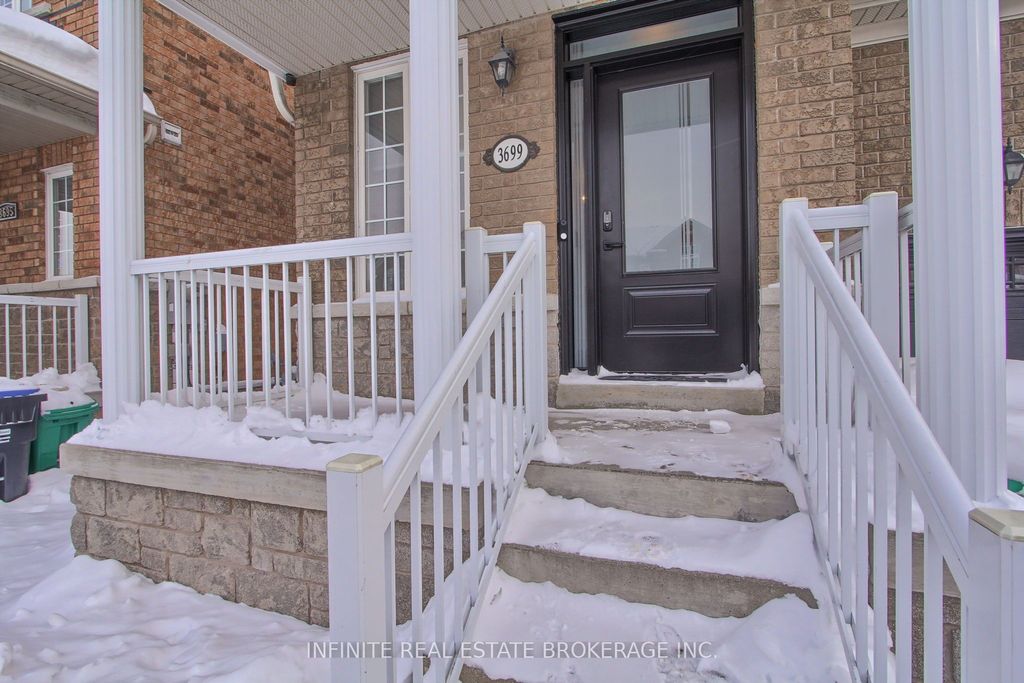 Photo of 3699 Bloomington Crescent, Mississauga, ON L5M 0A2 (MLS # W12741182)