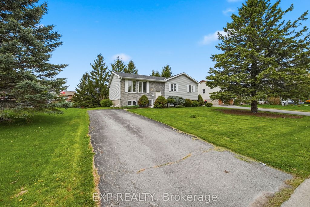 Photo of 6 Splinter Drive, Greater Napanee, ON K7R 3V1 (MLS # X13094452)
