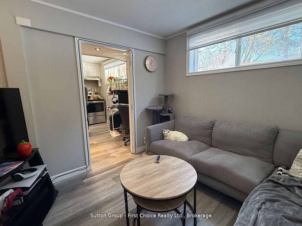 Photo of 75 Cleveland Place, London South, ON N5Z 4T5 (MLS # X12481001)