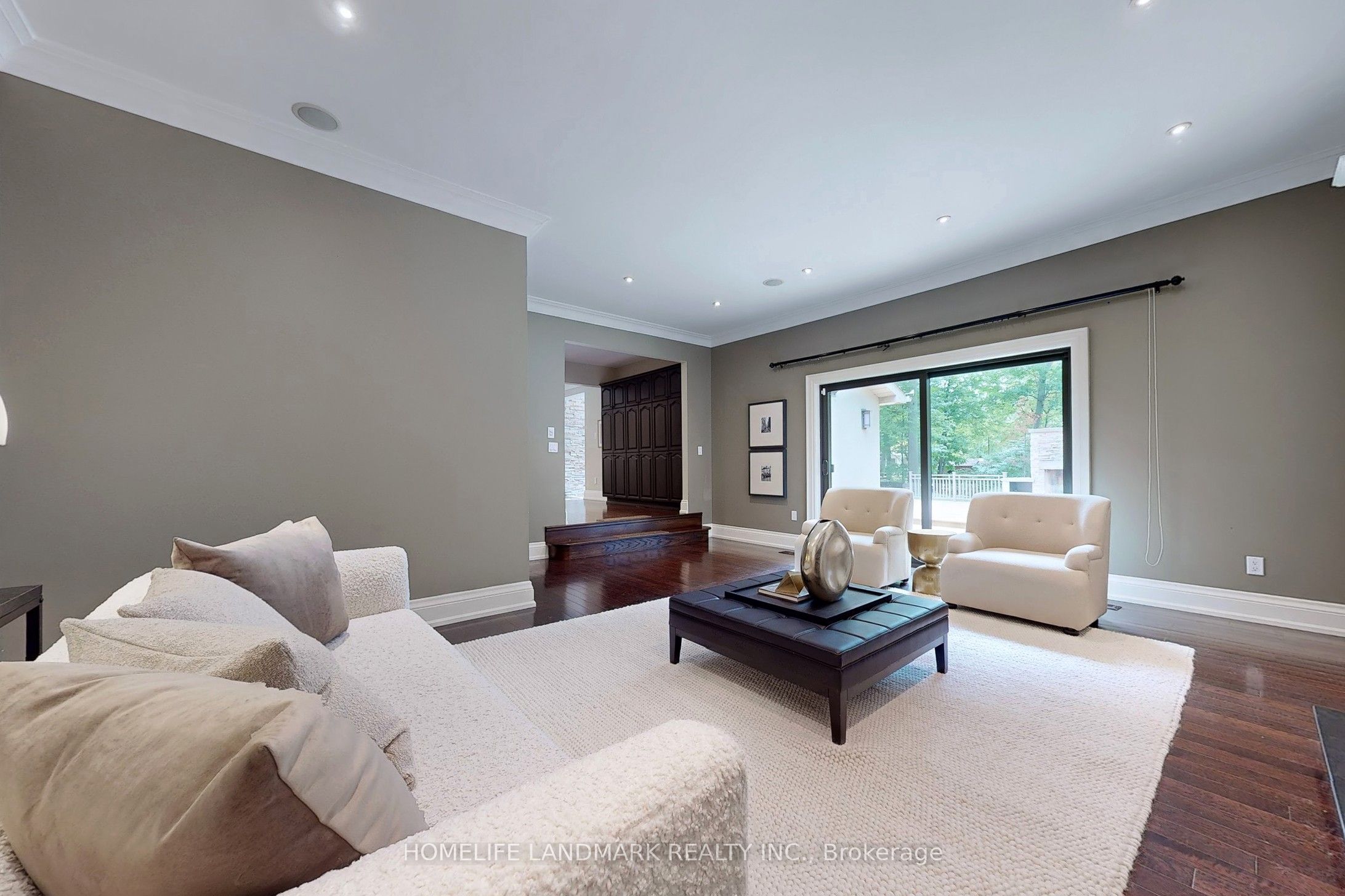1558 Spring Road