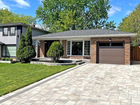 3 Silver Aspen Drive Markham ON L3T 3T1