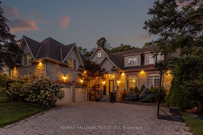 111 Woodhaven Park Drive Oakville ON L6L 4K4