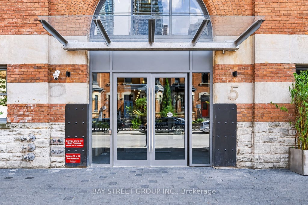Photo of 5 St Joseph Street #908, Toronto, ON M4Y 0B6 (MLS # C13703674)