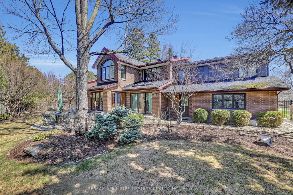 Photo of 30 Pentland Crescent, Kanata, ON K2K 1V5 (MLS # X13022798)