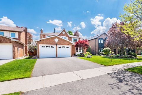 1532 Lovelady Crescent Mississauga ON L4W 2Z1