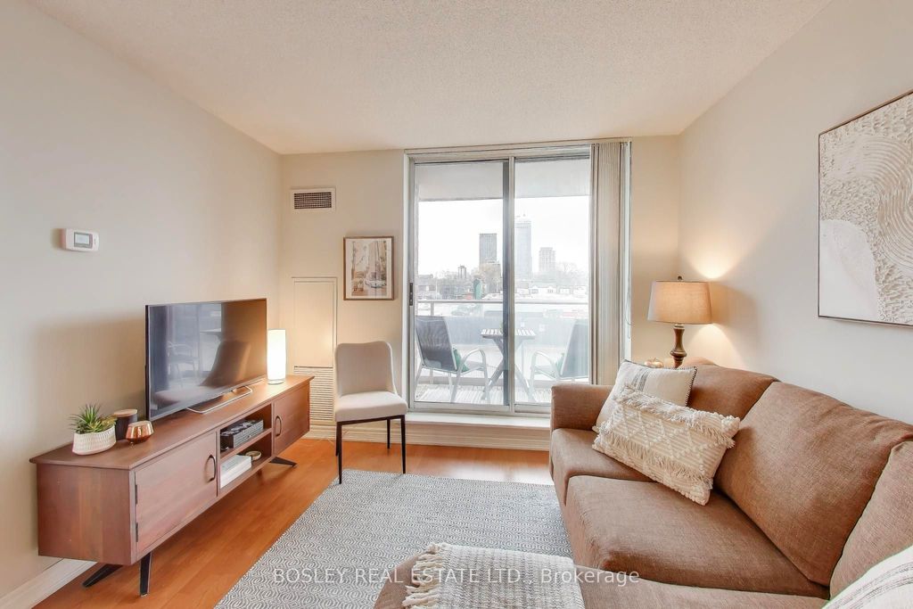 Photo of 1369 Bloor Street W #303, Toronto, ON M6P 4J4 (MLS # C12699098)