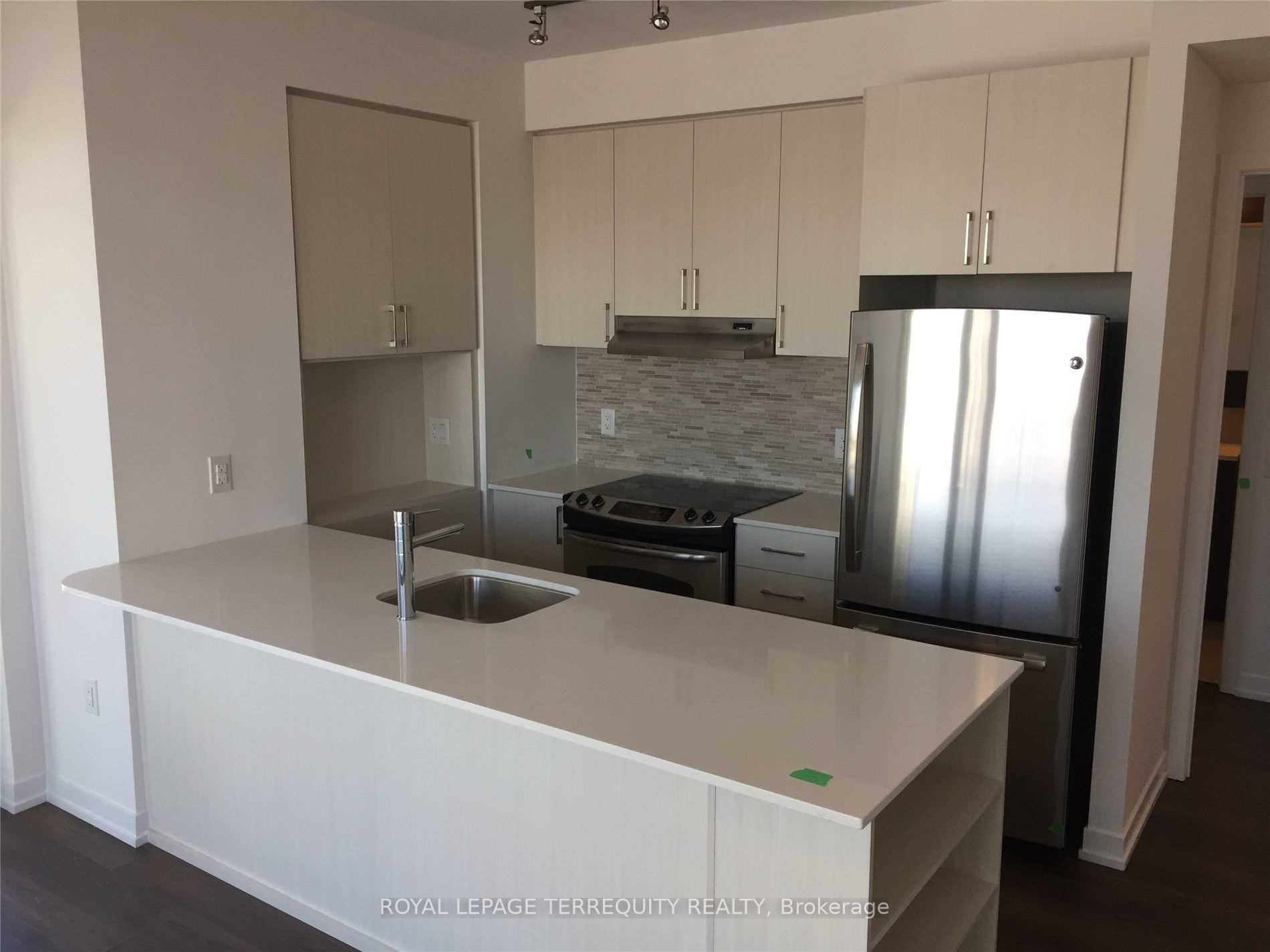 2560 Eglinton Avenue W 1311