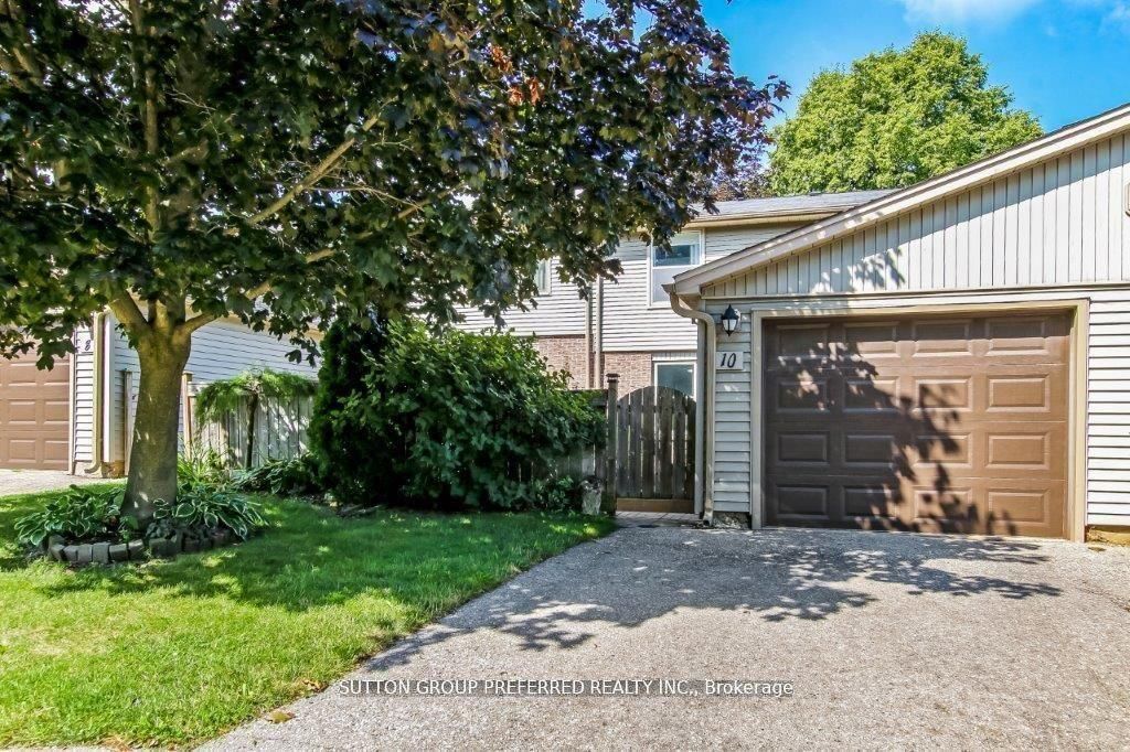 Photo of 10 Berkshire Court, London South, ON N6J 3N7 (MLS # X12835584)