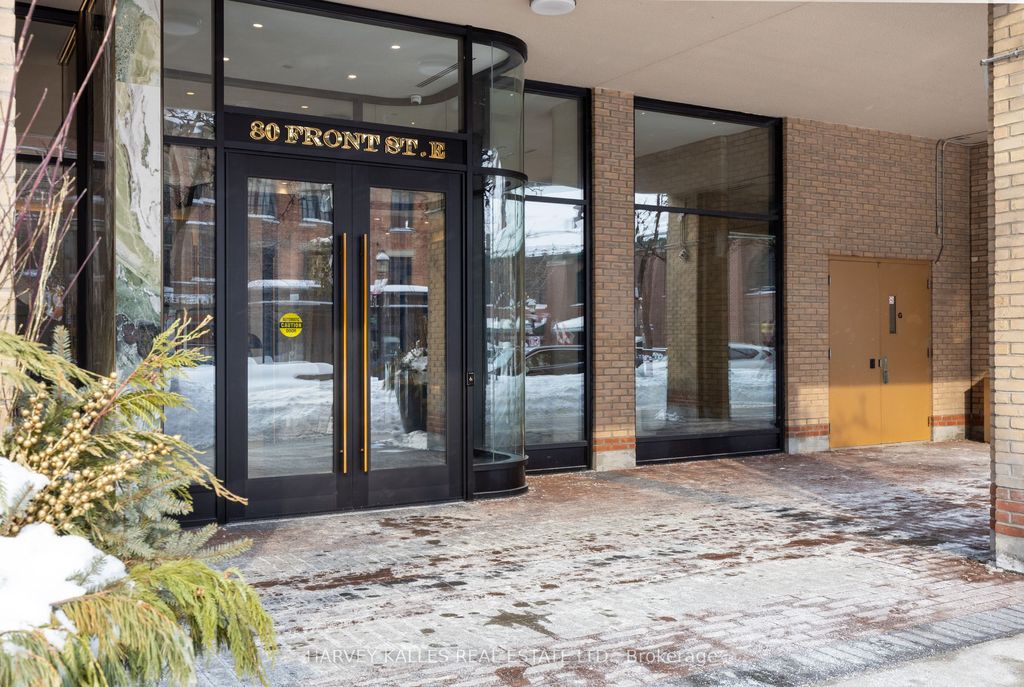 Photo of 80 Front Street E #818, Toronto, ON M5E 1T4 (MLS # C12921440)