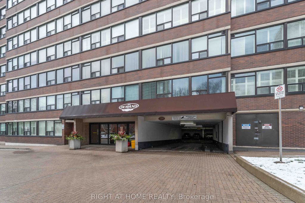 Photo of 120 DUKE Street #905, Hamilton, ON L8P 4T1 (MLS # X12603452)