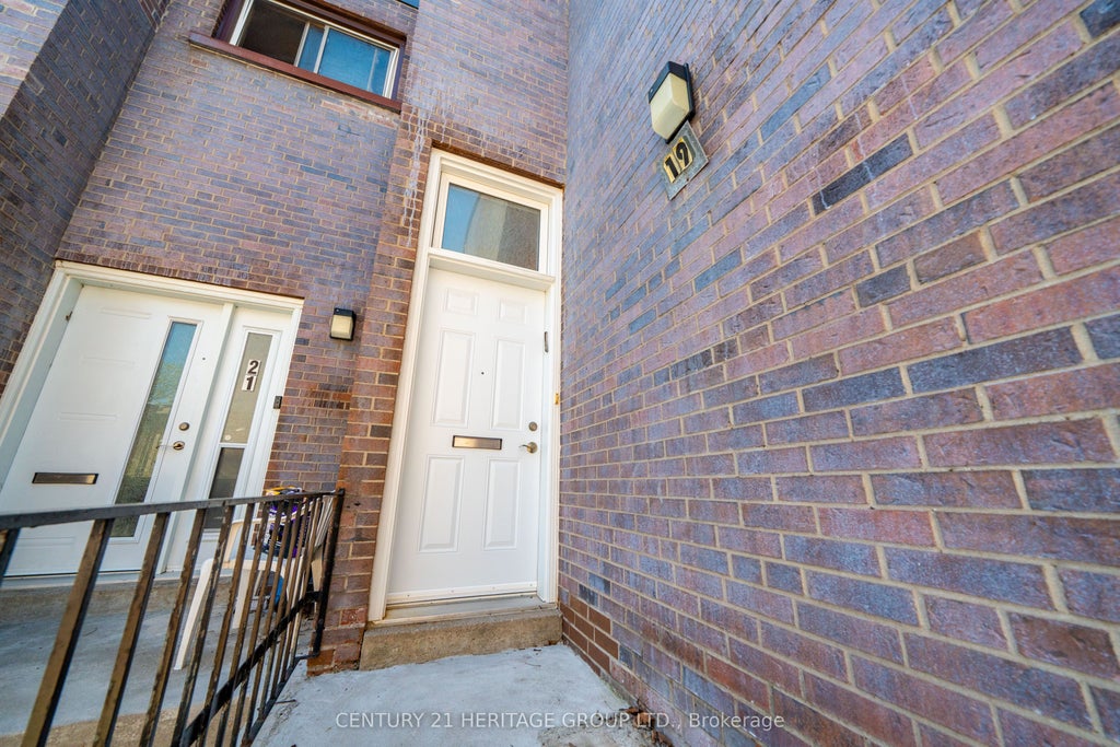 Photo of 19 Candy Court Way, Toronto, ON M2R 2Y7 (MLS # C13652786)