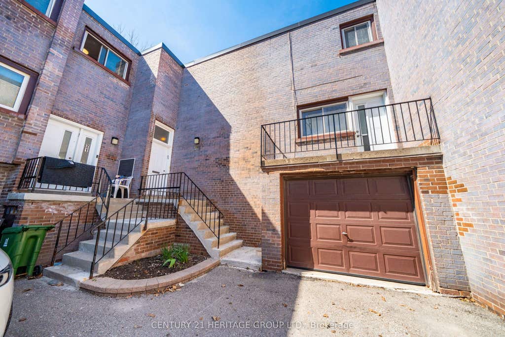 Photo of 19 Candy Court Way, Toronto, ON M2R 2Y7 (MLS # C13652786)