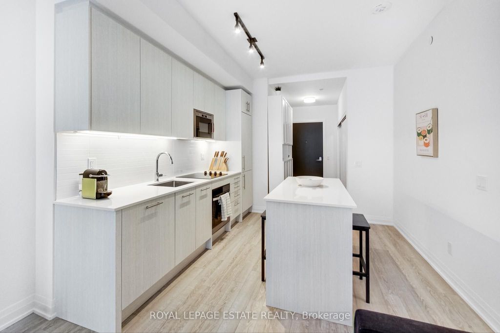 Photo of 286 Main Street #808, Toronto, ON M4C 4X5 (MLS # E12316715)