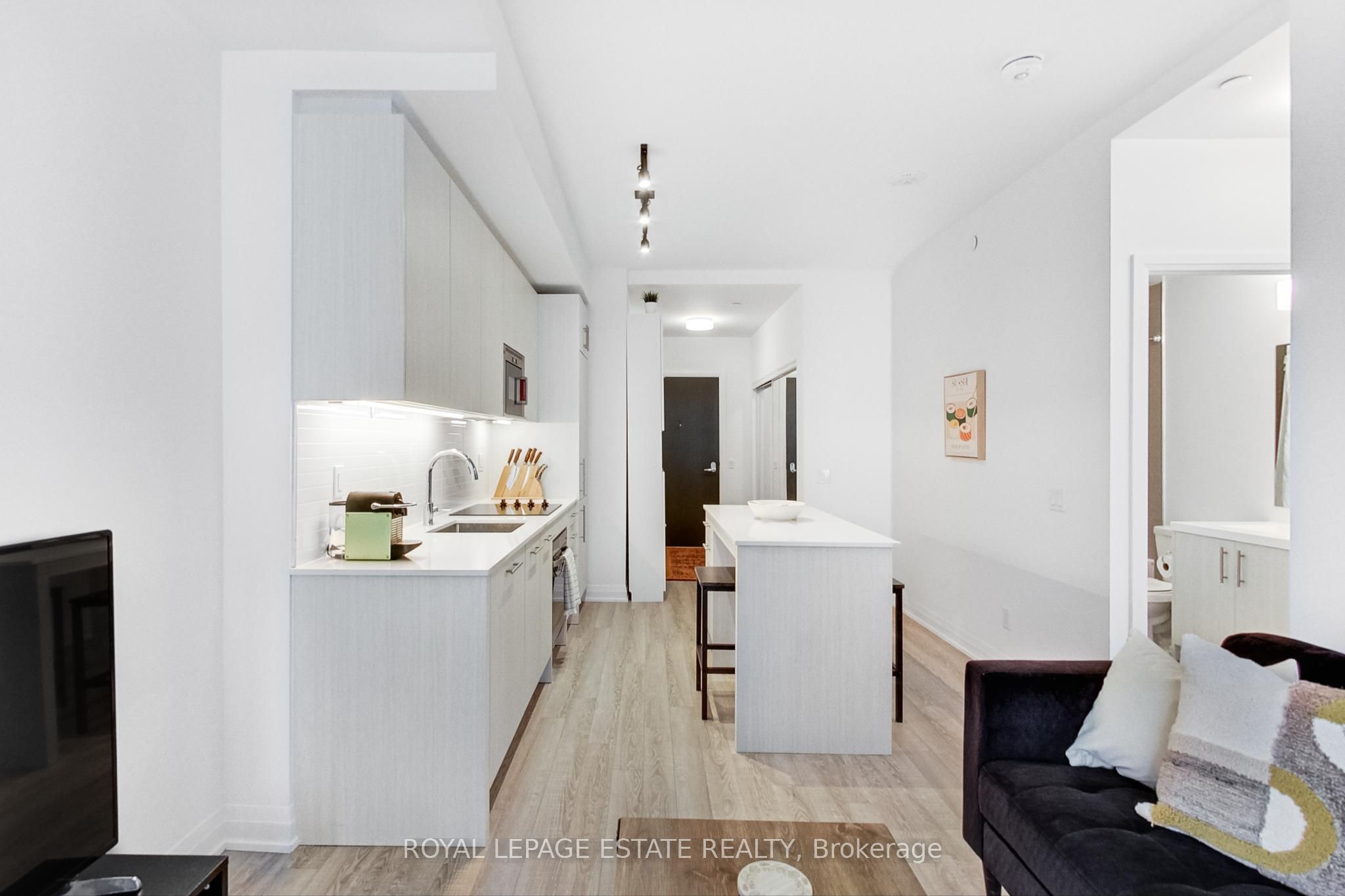 286 Main Street 808