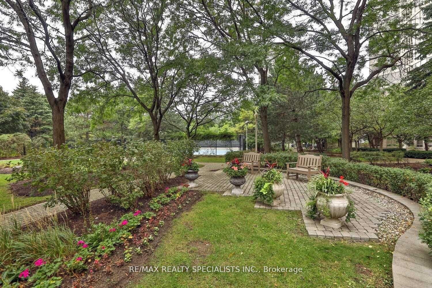 45 Kingsbridge Garden Circle 601